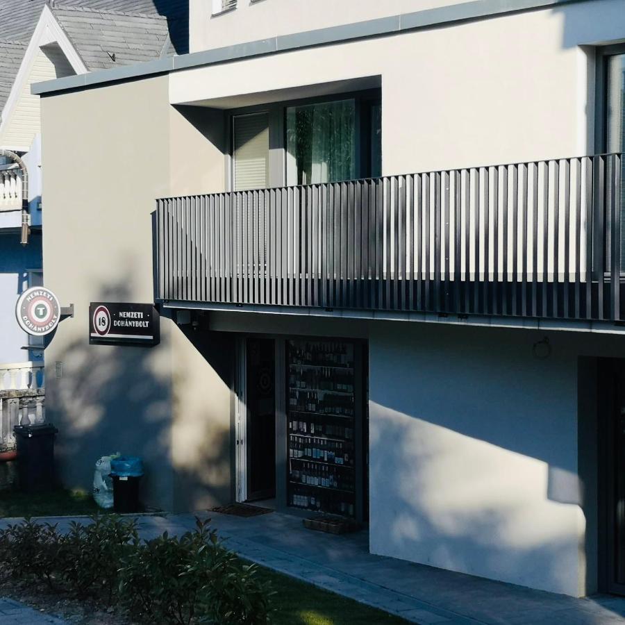 Lotusbluete Appartement In Heviz Mit Tiefgarage Und Panoramaterrasse Exteriör bild